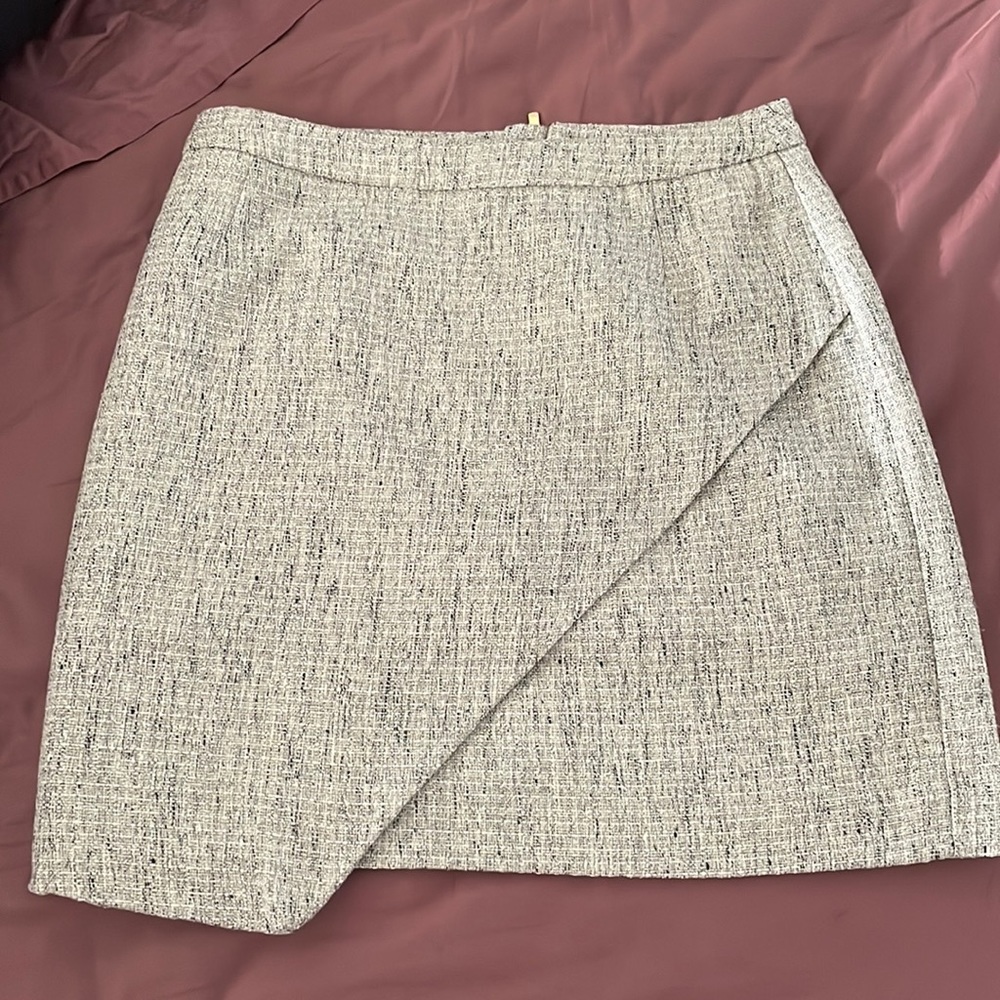 H&M cream with gold and black skirt- 8